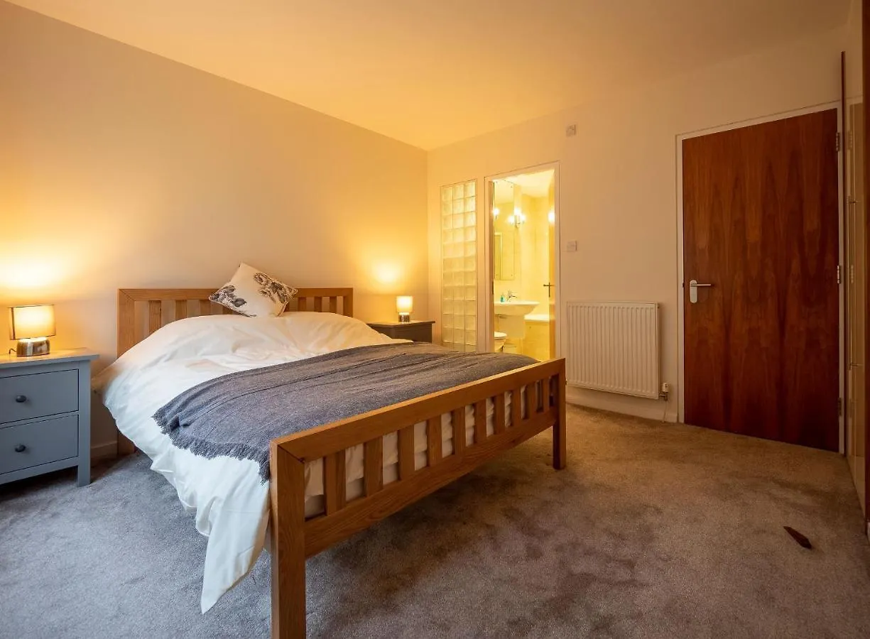 Altido Elegant 2Br Apt With Balcony And Parking Apartment Edinburgh