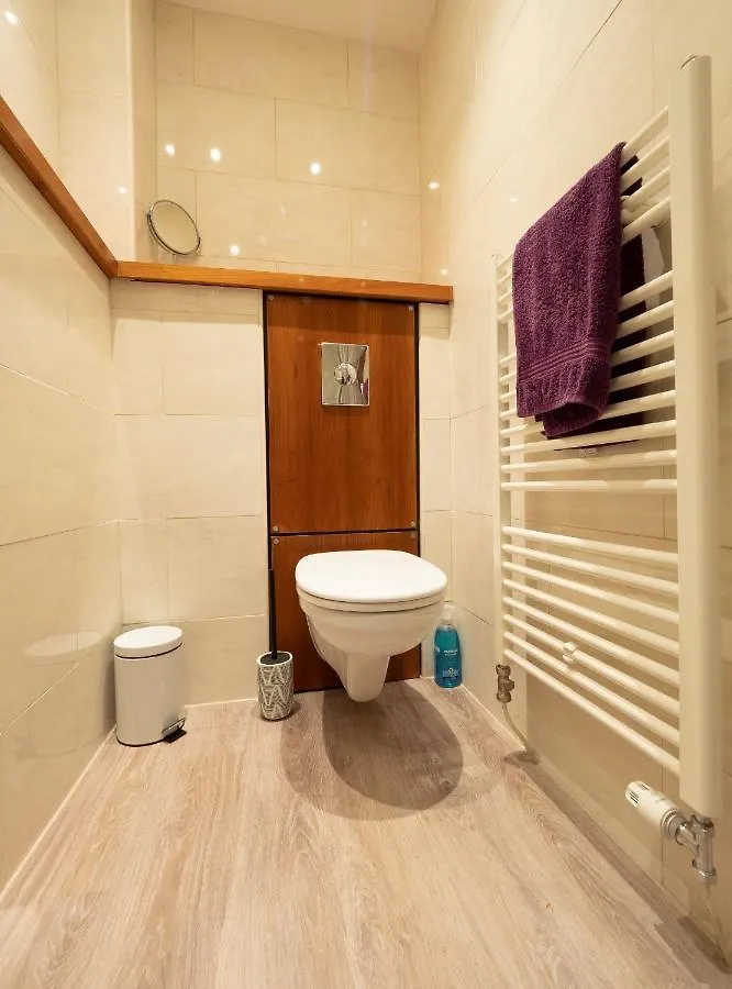 Altido Elegant 2Br Apt With Balcony And Parking Apartment Edinburgh 0*,  United Kingdom